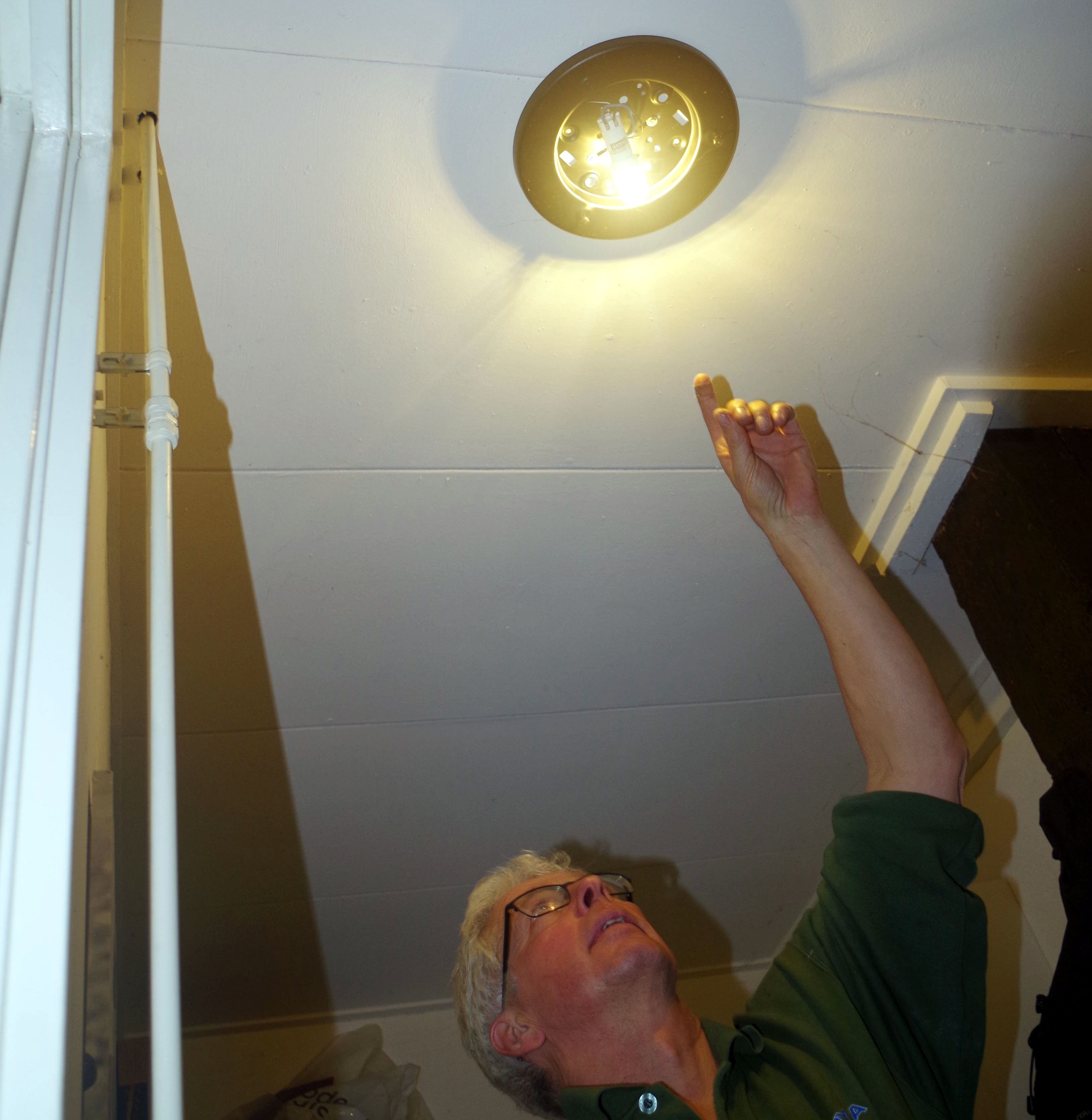 een ledlamp aan het plafond